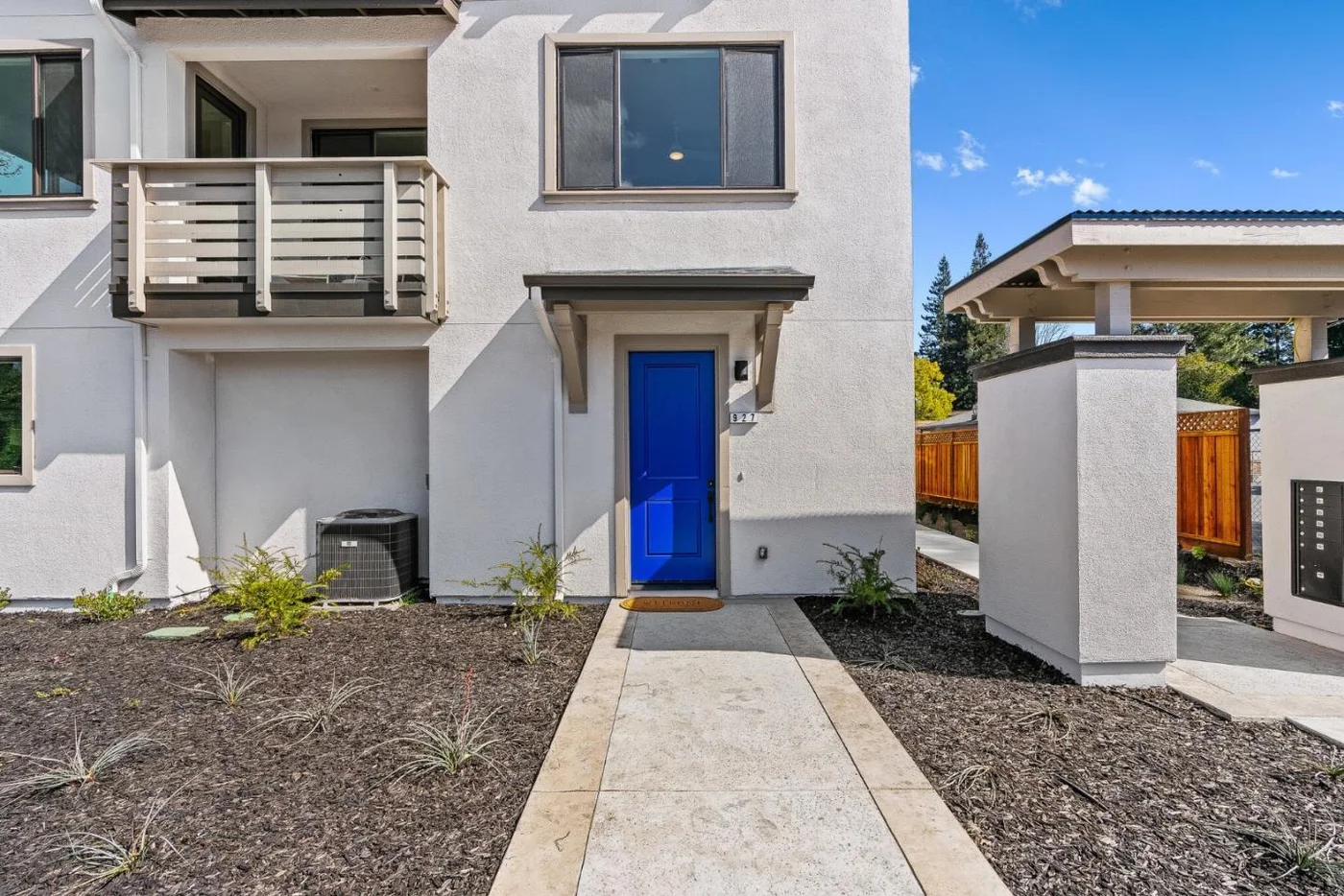 927 Woodside Rd, Redwood City